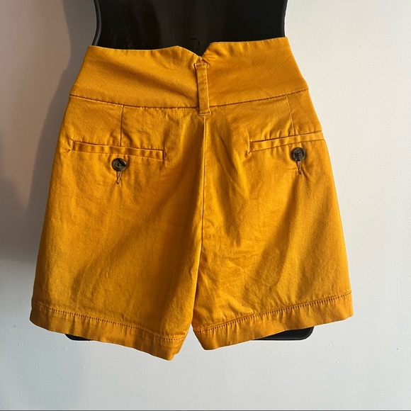 Arizona Jean Company High Waisted Shorts Mustard Yellow Size 5 *fits smaller* - Picture 2 of 3
